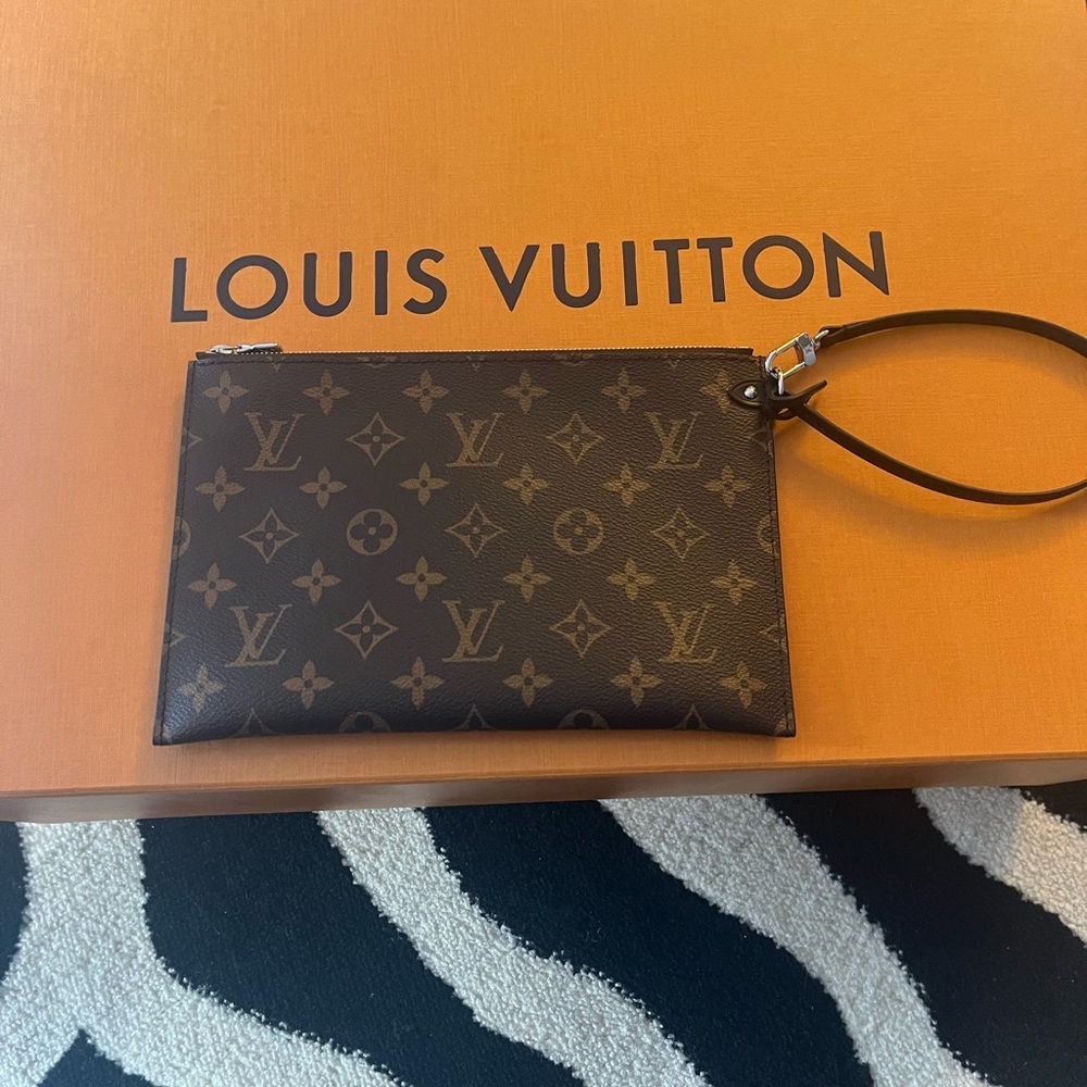 LV pouchette clutch
